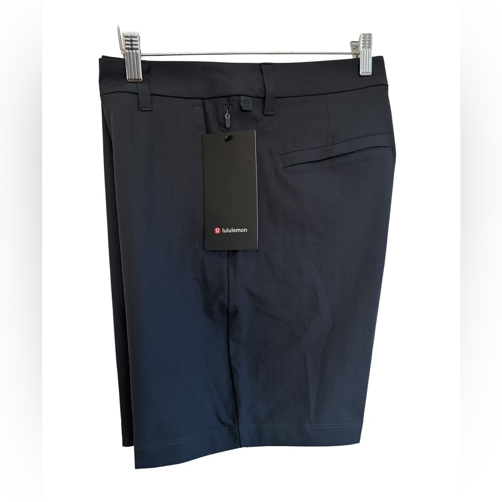 lululemon 7”L 32”W Mens Shorts size 32 Commission Shorts